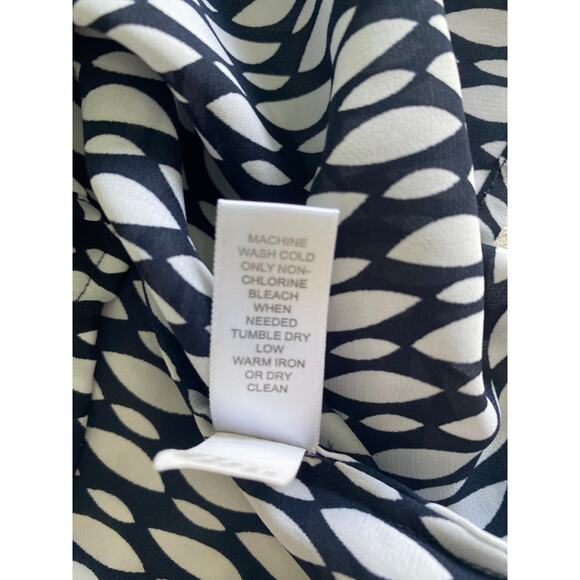 Banana Republic Blue White Geometric Sleeveless Blouse‎ Sz M - Picture 8 of 9